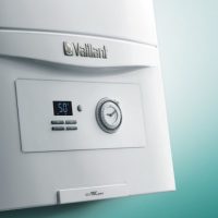 caldera marca vaillant sobre fondo verde